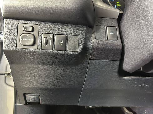 Used 2017 Toyota RAV4 XLE AWD/4WD image 24