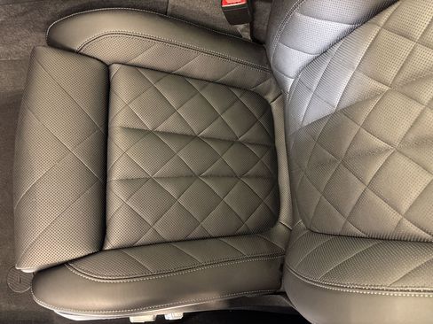 Used 2024 BMW X5 M60i w/ Executive Package image 23