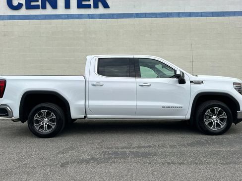 Certified 2024 GMC Sierra 1500 SLT RWD image 3