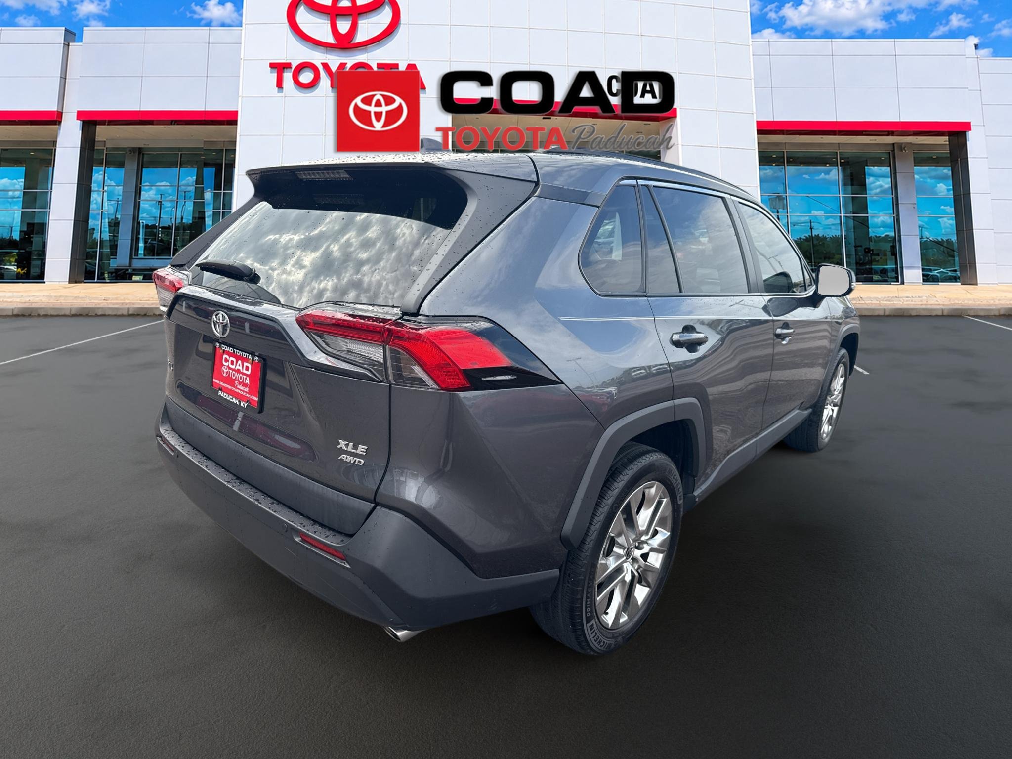 Certified 2021 Toyota RAV4 XLE Premium AWD/4WD image 5