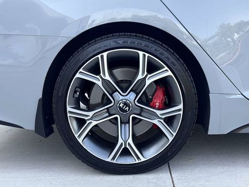 Used 2021 Kia Stinger GT2 RWD image 9