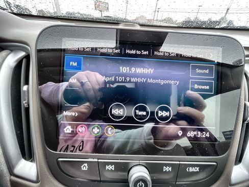 Used 2020 Chevrolet Malibu LS w/ Driver Confidence Package II image 13