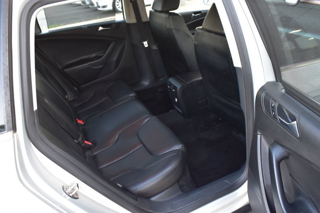 Used 2009 Volkswagen Passat Komfort FWD image 24
