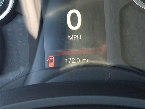 Used 2024 RAM 2500 Tradesman w/ Chrome Appearance Group image 17