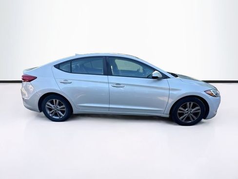 Used 2017 Hyundai Elantra SE FWD image 10