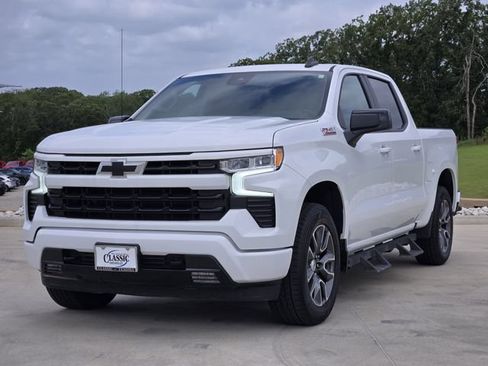 Used 2024 Chevrolet Silverado 1500 RST AWD/4WD image 4
