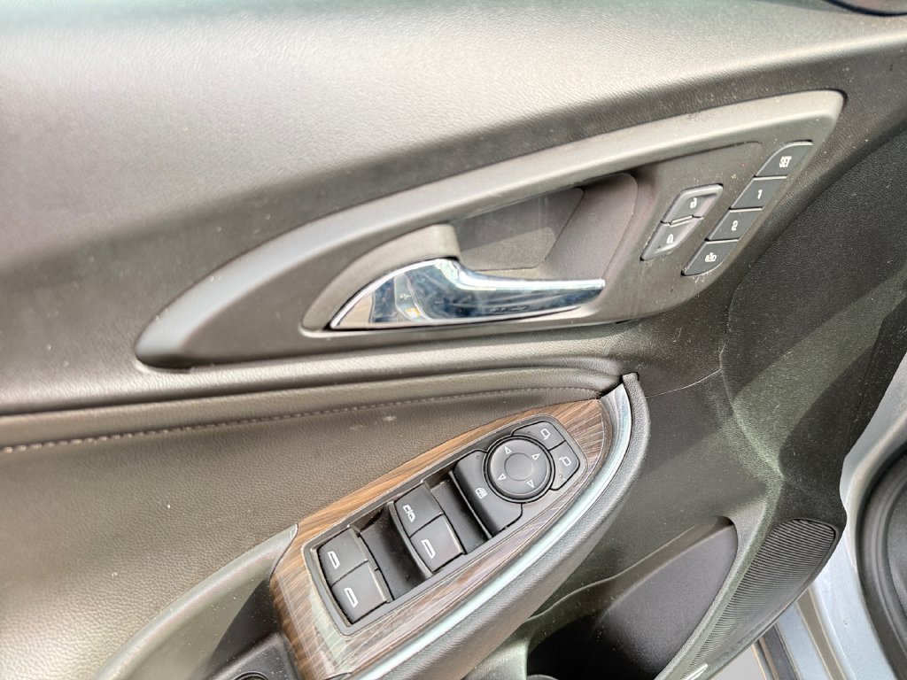 Used 2024 Chevrolet Malibu LT FWD image 19