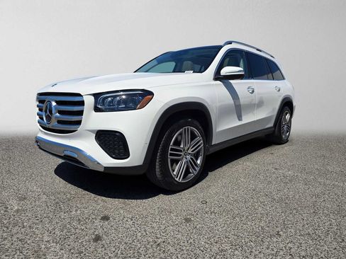 Used 2026 Mercedes-Benz GLS 450 4MATIC image 9