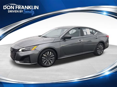 Used 2024 Nissan Altima 2.5 SV FWD image 1
