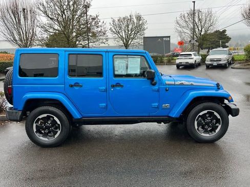 Used 2014 Jeep Wrangler Unlimited Sahara image 8