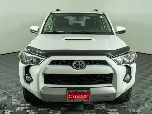 Used 2018 Toyota 4Runner TRD Off-Road Premium AWD/4WD image 2