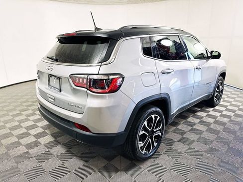 Used 2023 Jeep Compass Limited AWD/4WD image 3