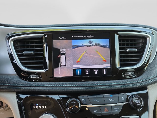 Used 2020 Chrysler Pacifica Limited w/ Advanced Safetytec Group FWD image 18