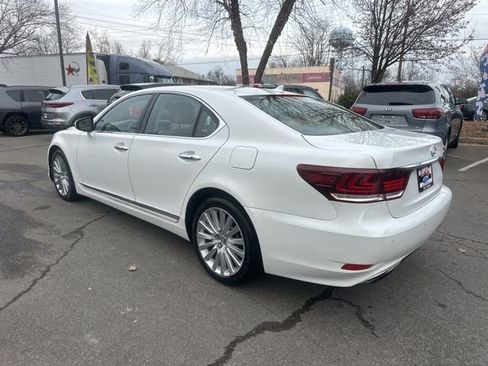 Used 2013 Lexus LS 460 w/ Ultra Luxury Pkg image 3