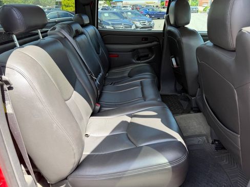 Used 2004 GMC Sierra 3500 SLE w/ Heavy-Duty Power Package AWD/4WD image 21