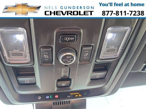 Used 2024 Chevrolet Suburban High Country w/ Advanced Technology Package image 38