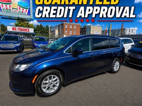 Used 2020 Chrysler Voyager Lxi FWD image 2