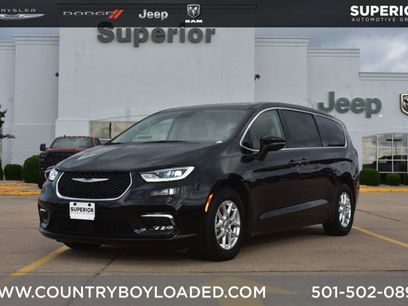 Used 2023 Chrysler Pacifica Touring-L