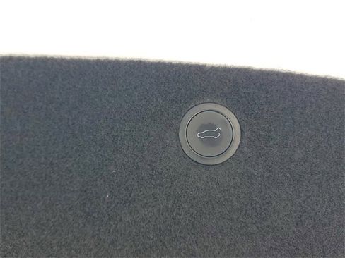 Used 2023 Tesla Model X image 9