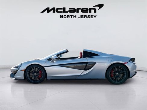 Used 2018 McLaren 570S Spider image 8