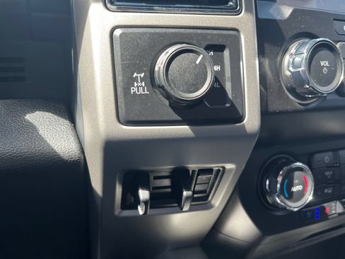 Used 2020 Ford F250 Lariat w/ Chrome Package AWD/4WD image 28