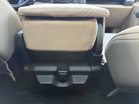 Used 2017 Ford F150 XLT w/ Equipment Group 302A Luxury image 31