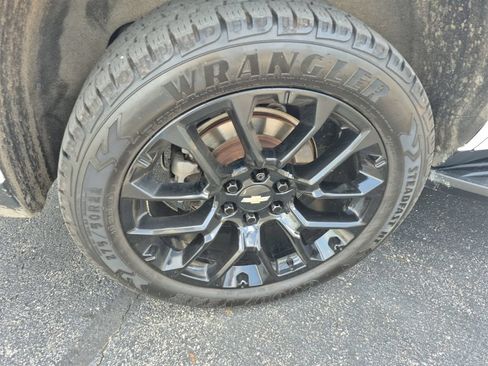 Used 2023 Chevrolet Tahoe LT AWD/4WD image 9