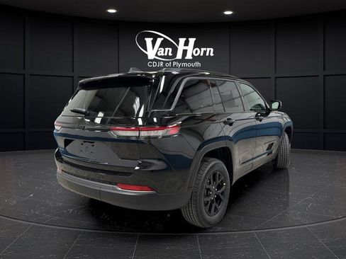 New 2026 Jeep Grand Cherokee Altitude AWD/4WD image 3