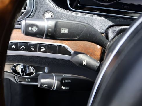 Certified 2015 Mercedes-Benz S 550 4MATIC Sedan image 35