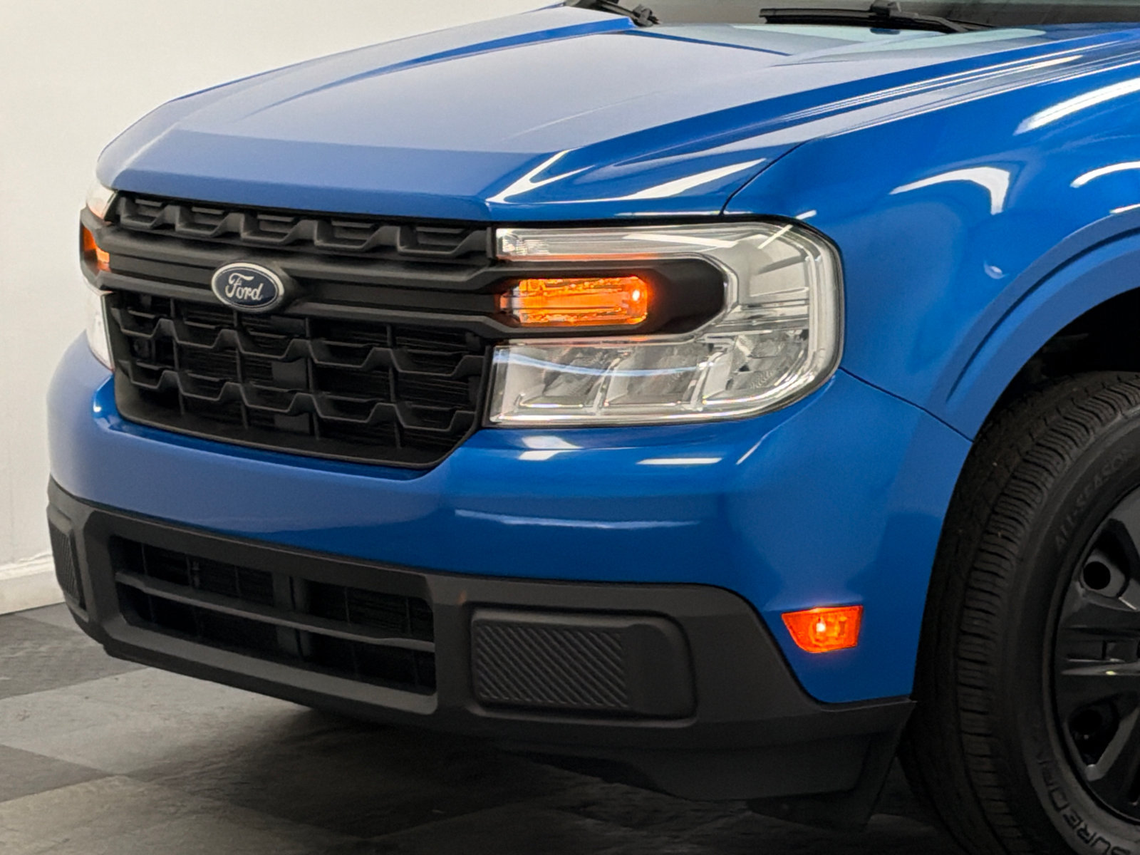 Used 2022 Ford Maverick XL FWD image 2