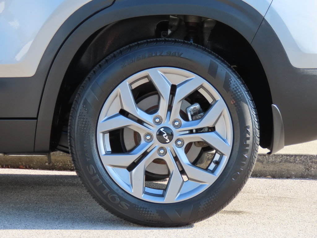 Used 2024 Kia Seltos LX AWD/4WD image 15