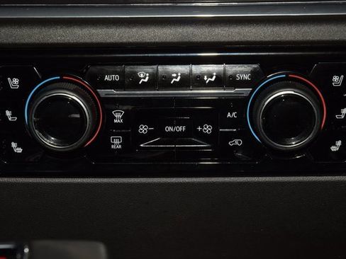 Used 2024 Chevrolet Silverado 1500 High Country w/ Technology Package image 35