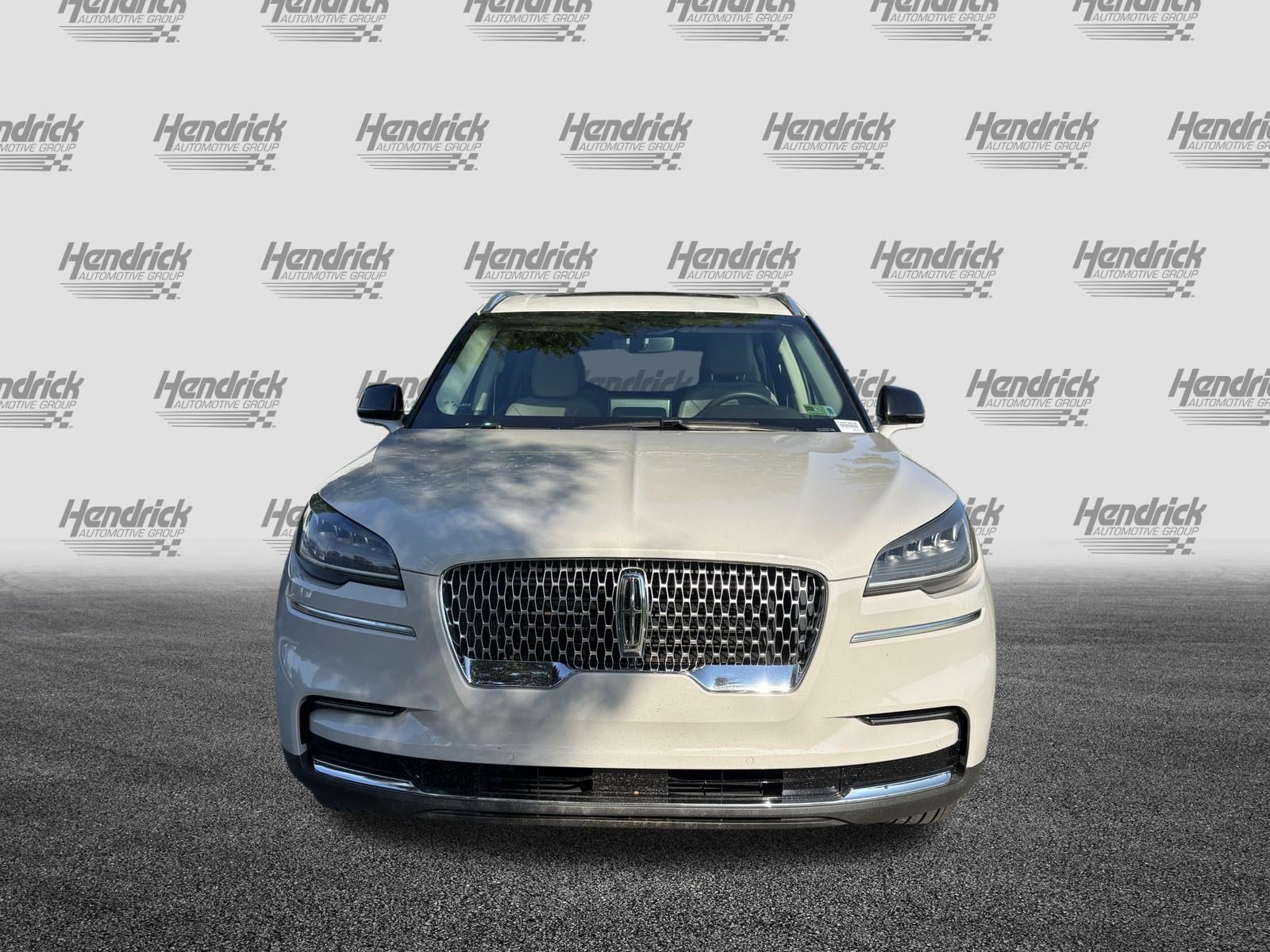 Used 2022 Lincoln Aviator AWD w/ Premium Package image 3