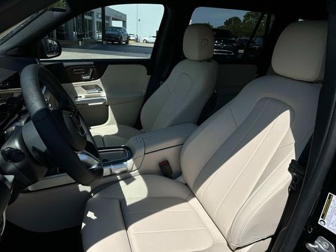 Used 2025 Mercedes-Benz GLB 250 image 9