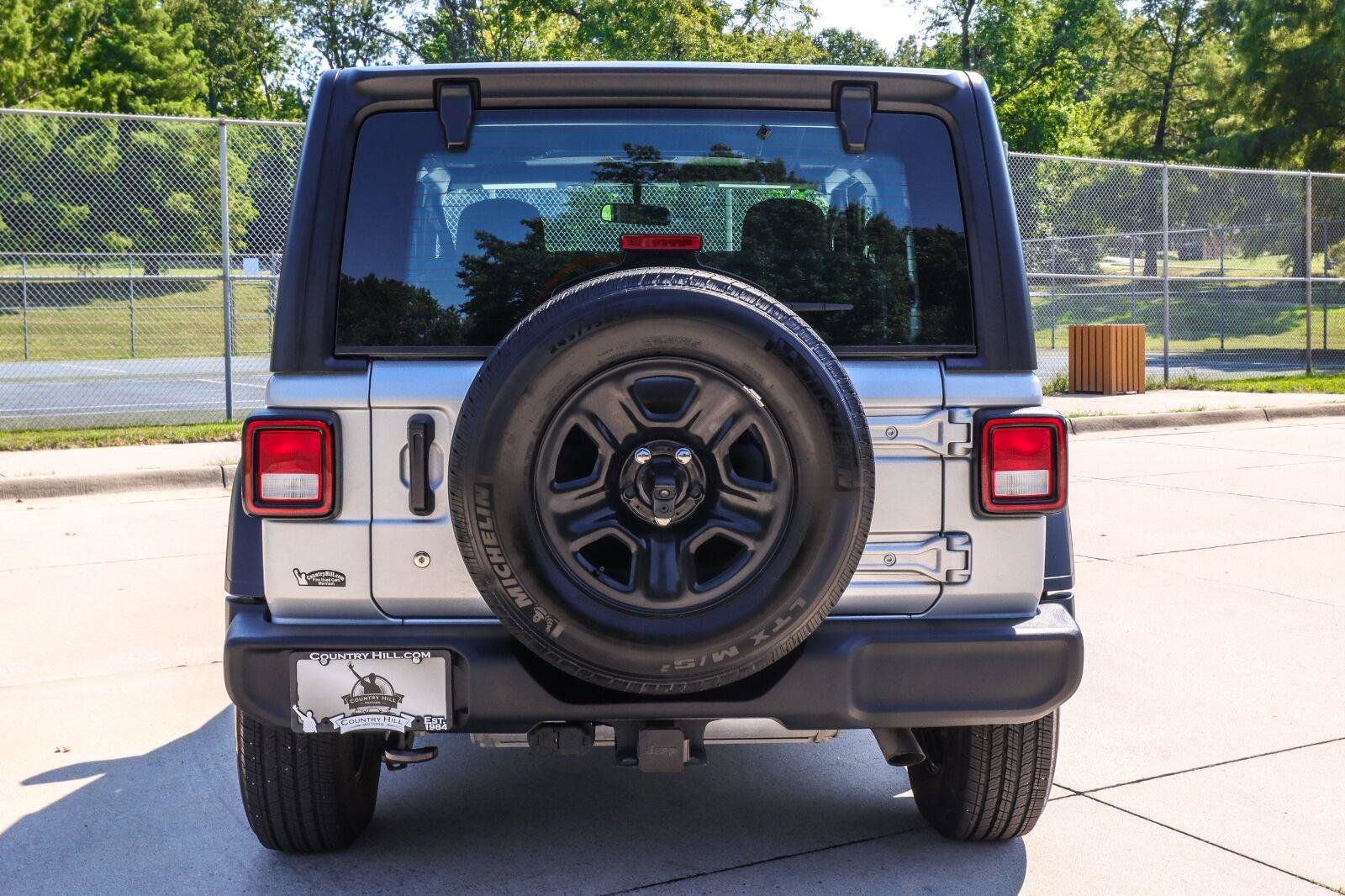 Used 2023 Jeep Wrangler Sport AWD/4WD image 17