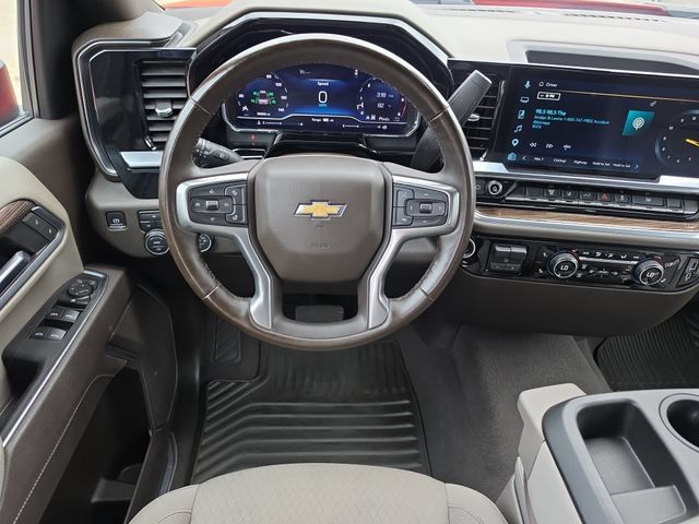 Used 2025 Chevrolet Silverado 2500 LT w/ Convenience Package AWD/4WD image 9