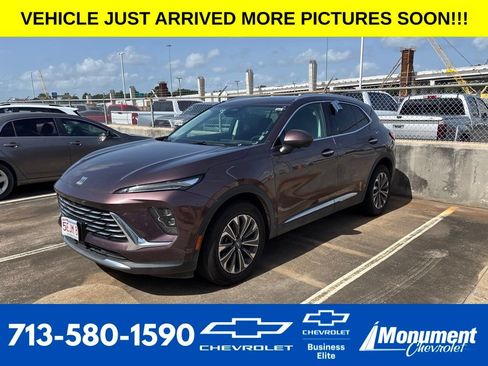 Used 2024 Buick Envision Preferred AWD/4WD image 1