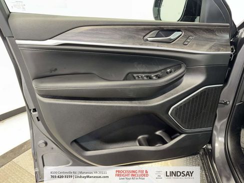 New 2026 Jeep Grand Cherokee Limited image 15