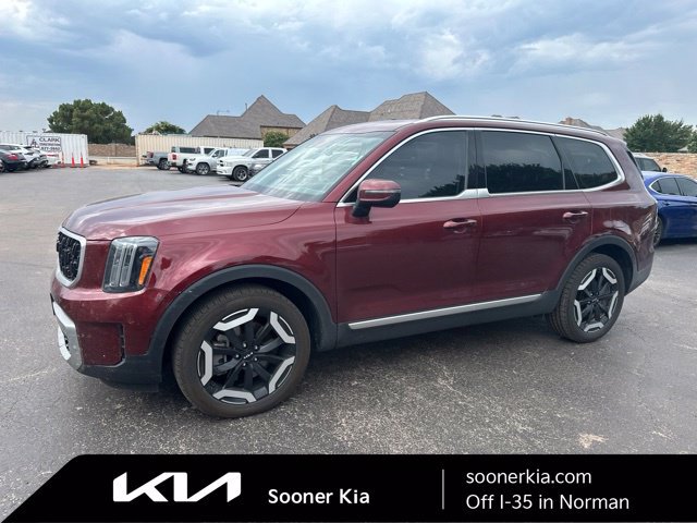 Used 2023 Kia Telluride EX w/ EX Captain's Chair Package FWD image 1