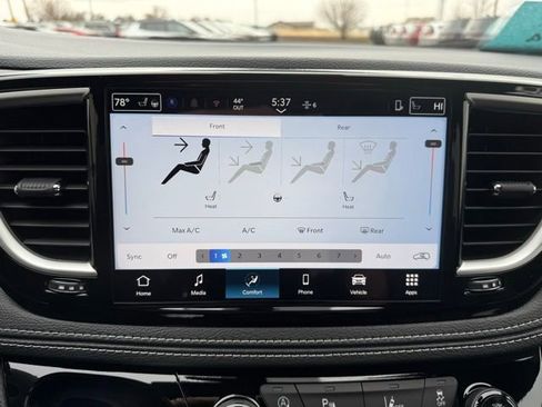 New 2026 Chrysler Pacifica Select w/ S Appearance Package image 22