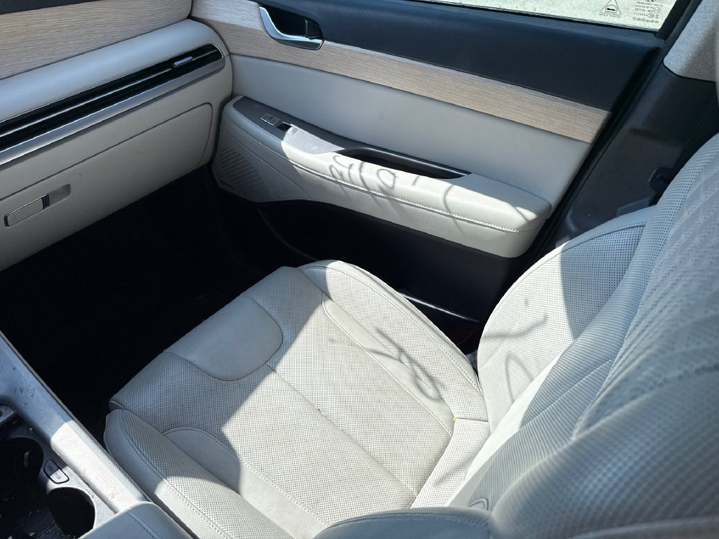 Used 2023 Hyundai Palisade Limited FWD image 14