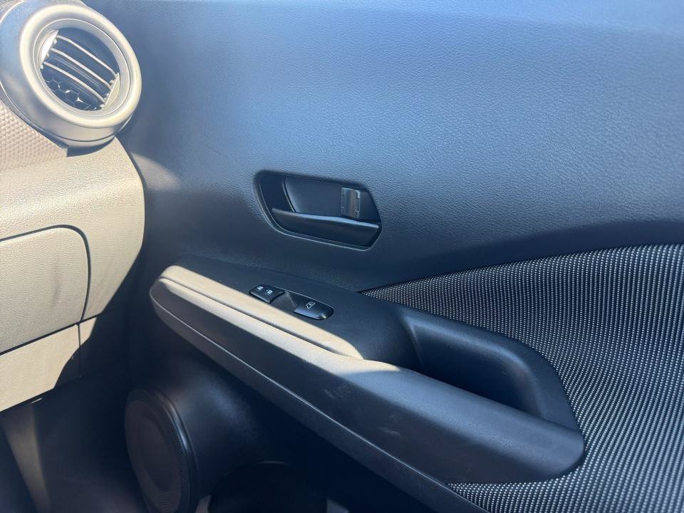 Used 2018 Nissan Kicks S FWD image 35