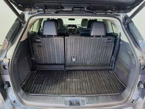 Used 2020 Toyota Highlander Platinum AWD/4WD image 26
