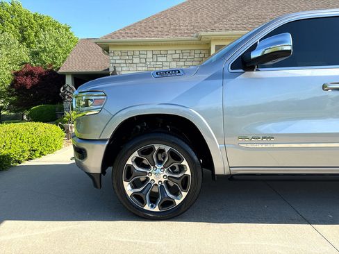 Used 2022 RAM 1500 Limited w/ Body Color Bumper Group image 9