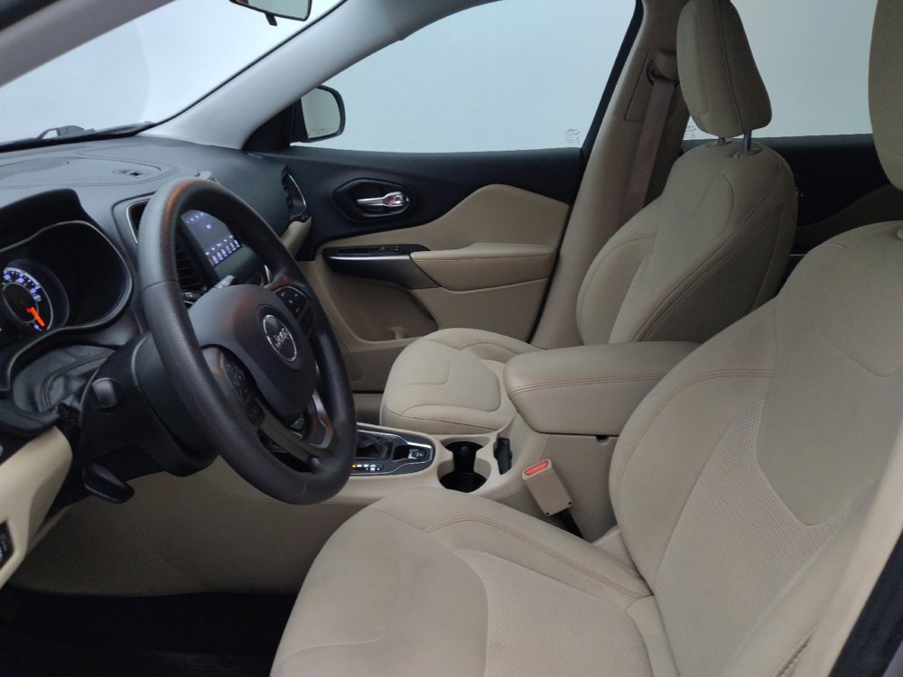 Used 2020 Jeep Cherokee Latitude FWD image 17