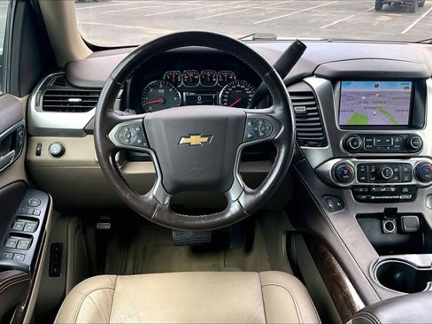 Used 2015 Chevrolet Suburban LT image 6