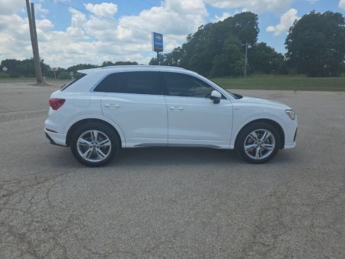 Used 2020 Audi Q3 2.0T Premium Plus AWD/4WD image 2