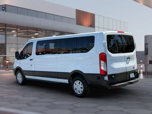 Used 2017 Ford Transit 350 XLT RWD image 4