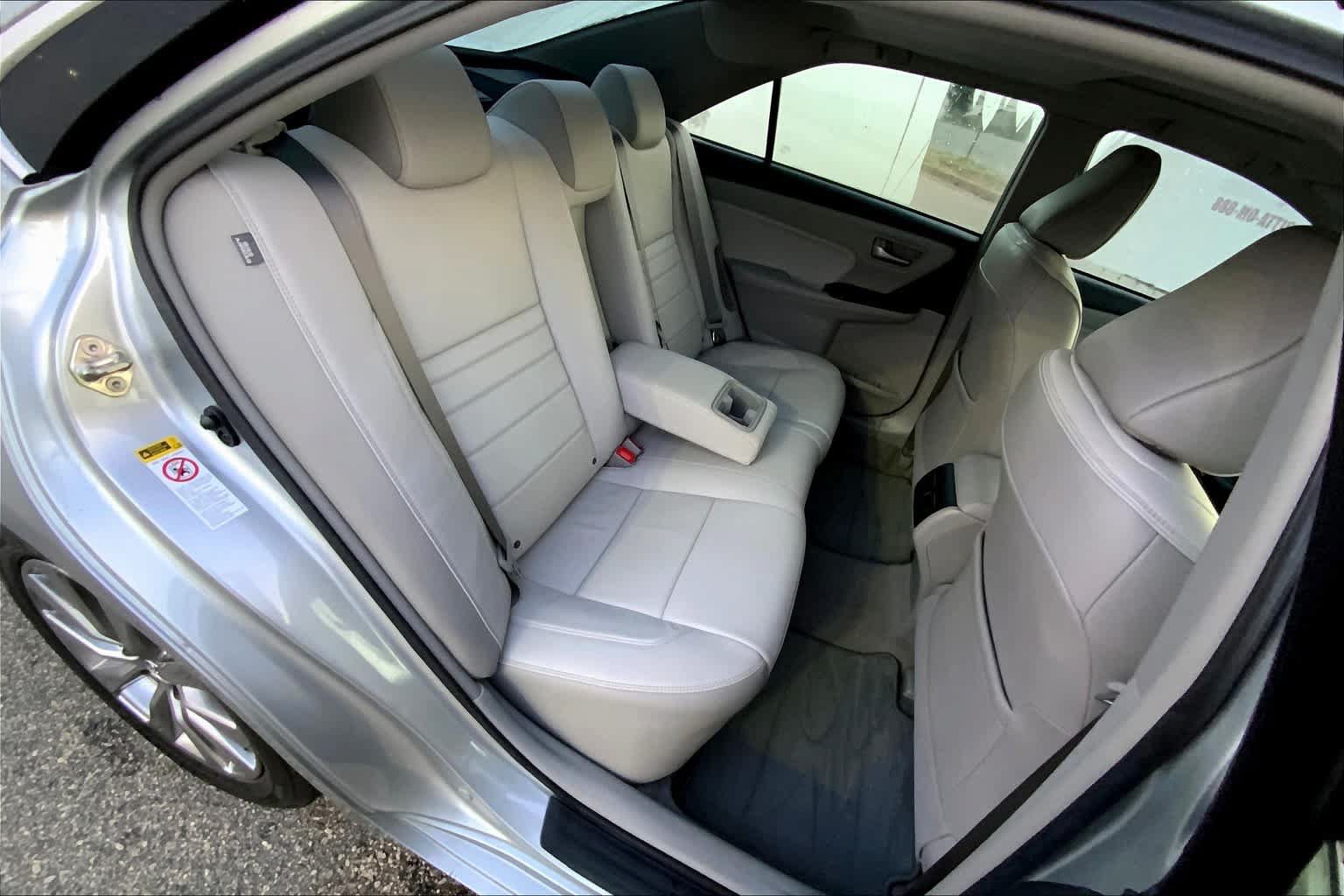 Used 2017 Toyota Camry XLE w/ Moonroof Package FWD image 20