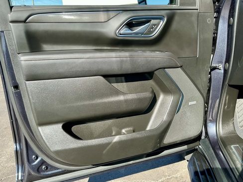 Used 2023 GMC Yukon AT4 image 41